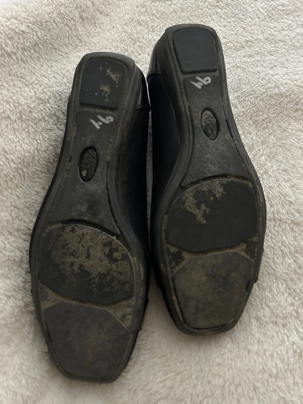 Anne Klein Black Ballet Flats with Silver Turn-Lock Detail - Picture 4 of 5